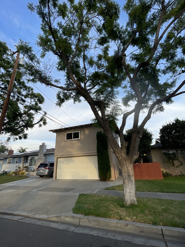 Building Photo - 1309 N Linwood Ave
