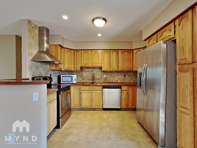 Photo - 347 Leona Dr