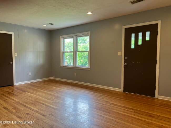 Photo - 616 Clairview Dr