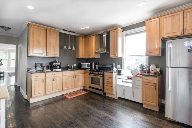 Photo - 2310 N Kenneth Ave Unit 3