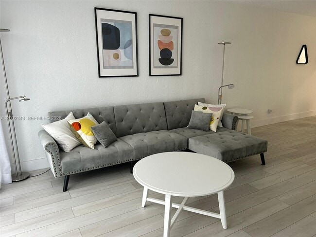 Photo - 19390 Collins Ave Unit 118