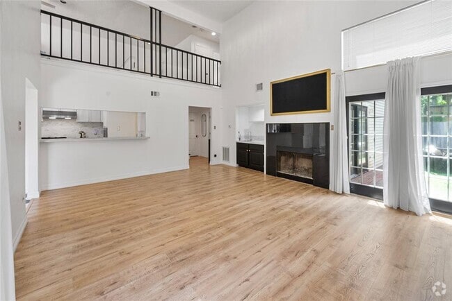 Building Photo - 8033 Oakwood Forest Dr Rental