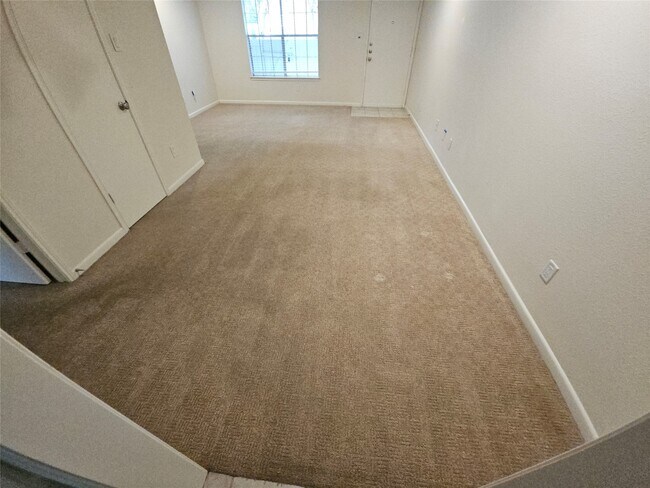 Photo - 2350 Bering Dr Unidad True