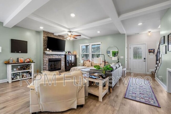 Photo - 604 Alvin Rd