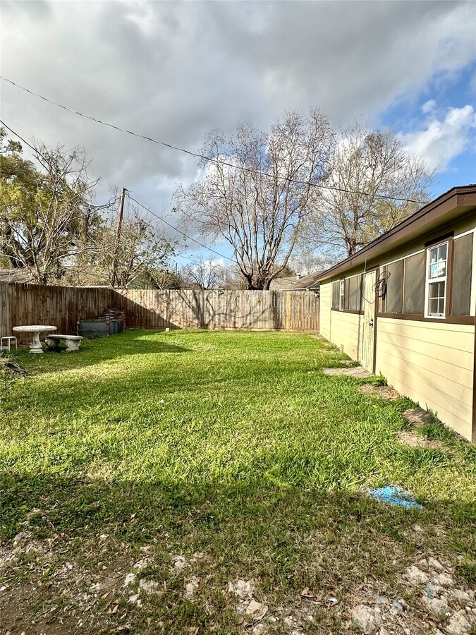 Photo - 6608 Sherwood Dr