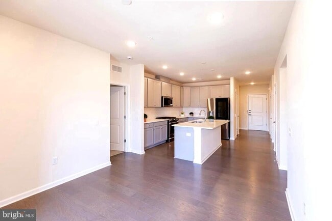 Photo - 1 Culvert Dr Unidad 211