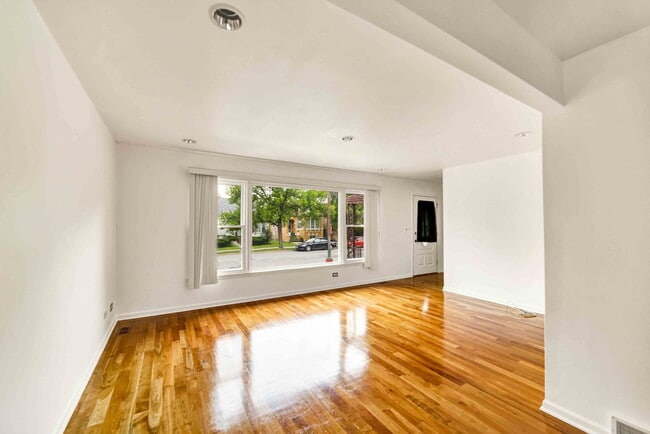 Photo - 2725 N Oak Park Ave