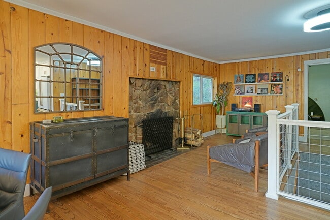 Photo - Cozy FURNISHED or Unfurnished 2-Bed, 2-B...