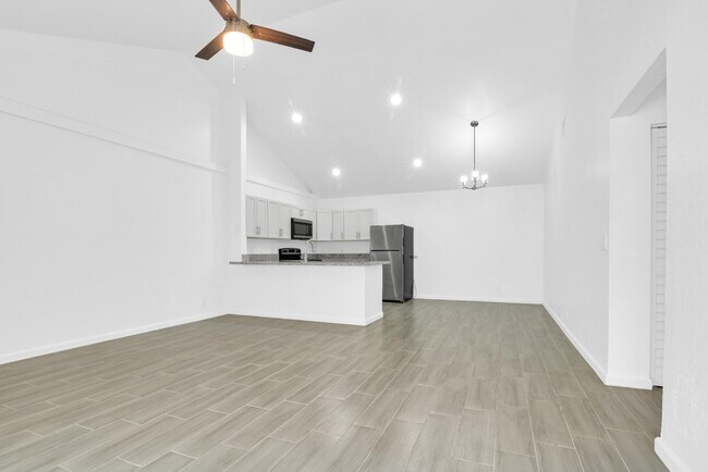 Building Photo - 13737 Yarmouth Dr