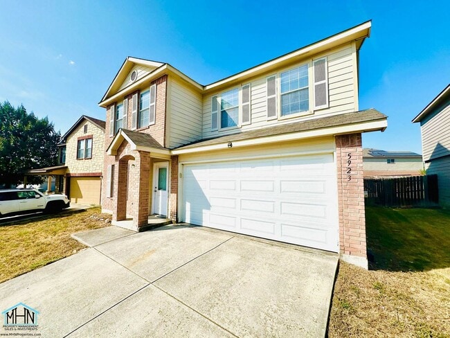 Photo - Looking for space, comfort, and convenienc...