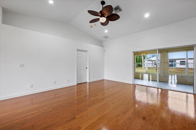 Photo - 4190 SW Utterback St