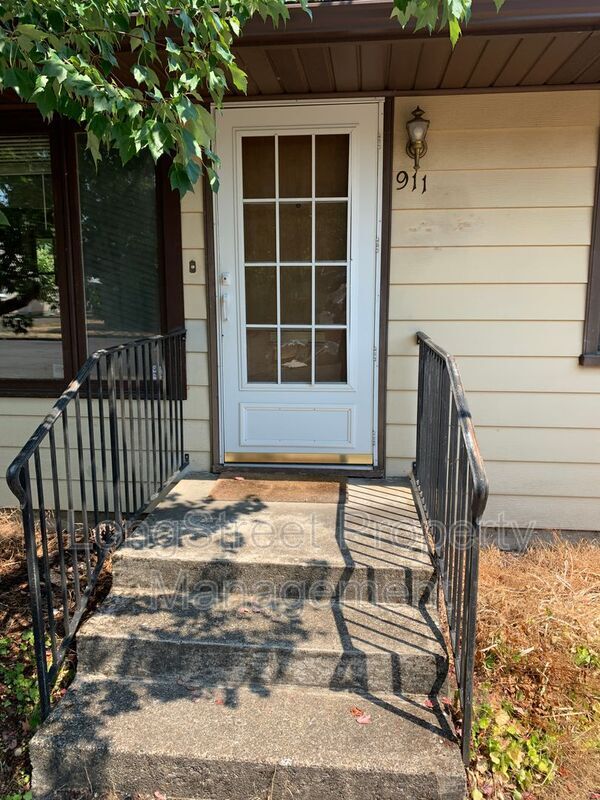 Photo - 911 NW 27th St