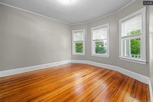 Photo - 381 Adams St Unidad 2