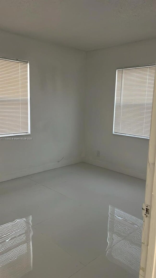 Photo - 550 NE 44th St Unit M2