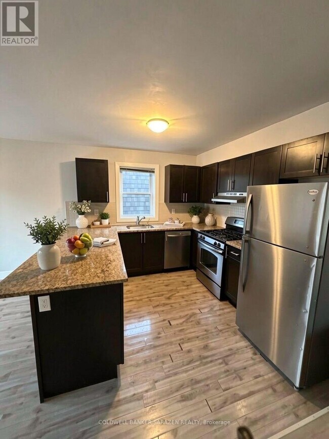 Photo - 167 Aylmer Ave