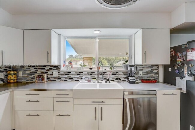 Photo - 14530 Garden Dr