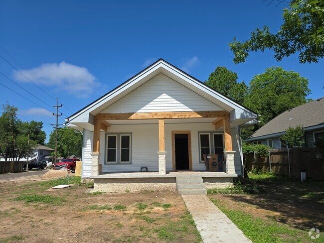 Building Photo - 320 Chautauqua Ave Rental