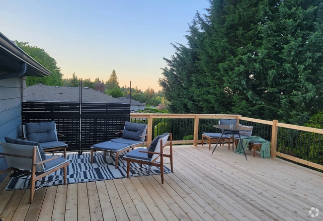 Building Photo - 8206 SW Terwilliger Blvd Rental