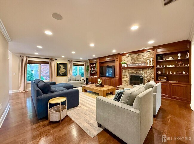 Photo - 4 Rebel Run Dr