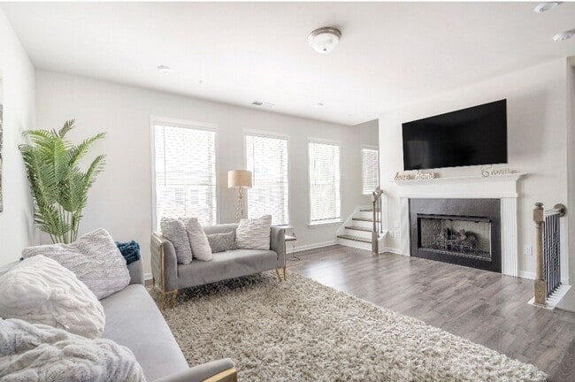 Photo - 1421 Ridgebend Way SE