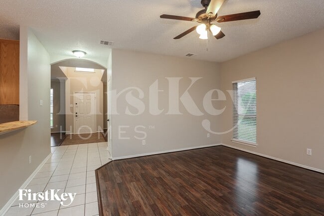 Photo - 513 Branch Ln