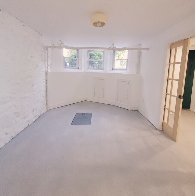 Photo - 6134 Linden St Apartments Unit Modern 2BR Semi-Basement