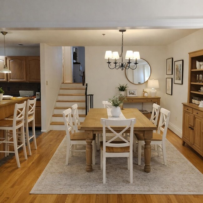 Photo - 617 Madison St Unidad # 2-A