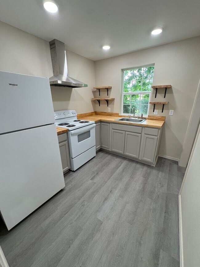 Photo - 1224 School St Unit A