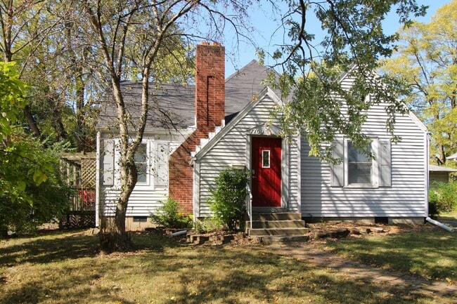 1709 N Ball Ave