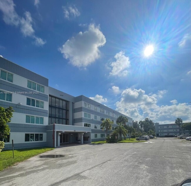 Building Photo - 14840 Naranja Lakes Blvd Unit C1H