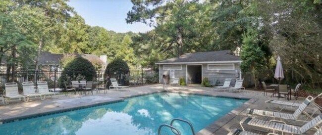 Photo - 527 Warm Springs Cir