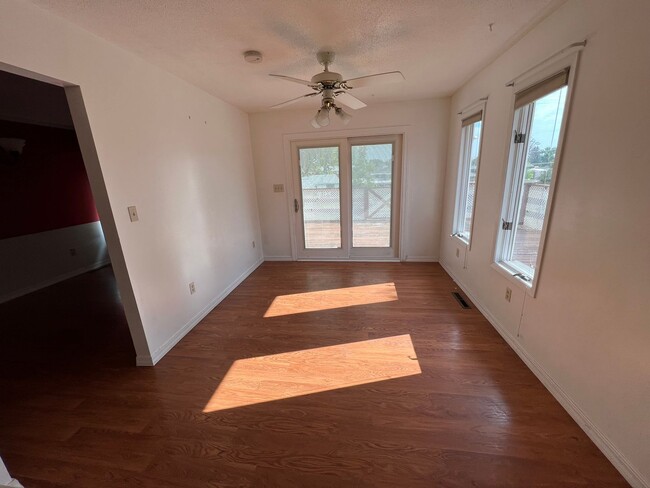 Photo - 25% OFF FIRST MONTHS RENT - Beautiful 4 be...