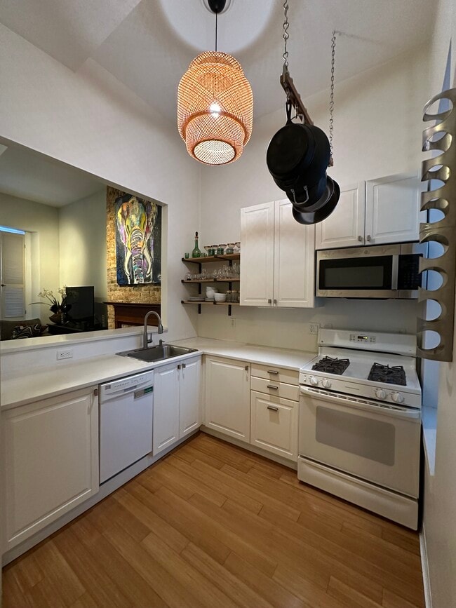 Photo - 602 Lockhart St Unidad 5