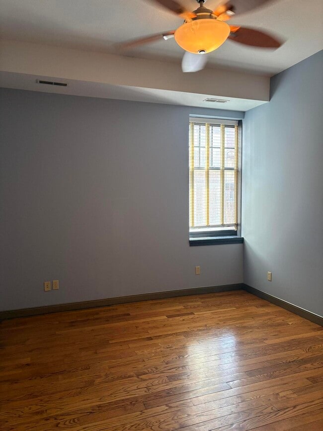 Photo - 1106 E Broadway