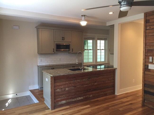 Photo - 2 Bedroom 1.5 Bath Apartment in Cannonborough - Downtown