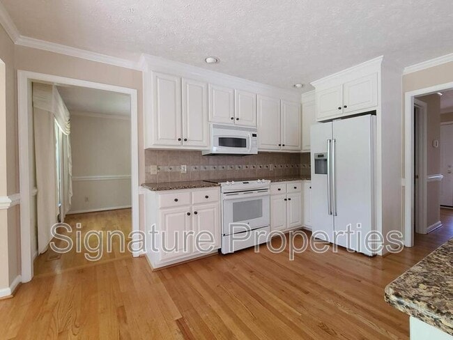 Photo - 112 Elm Lake Way