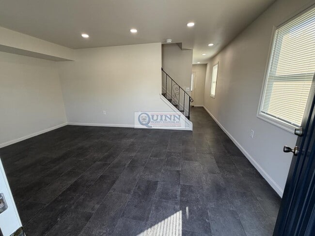 Photo - 319 Willow Dr