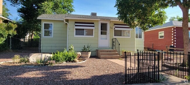 Building Photo - 2 bedroom 1 bath Rental