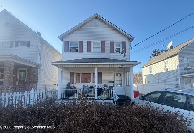 Building Photo - 247 Belmont St