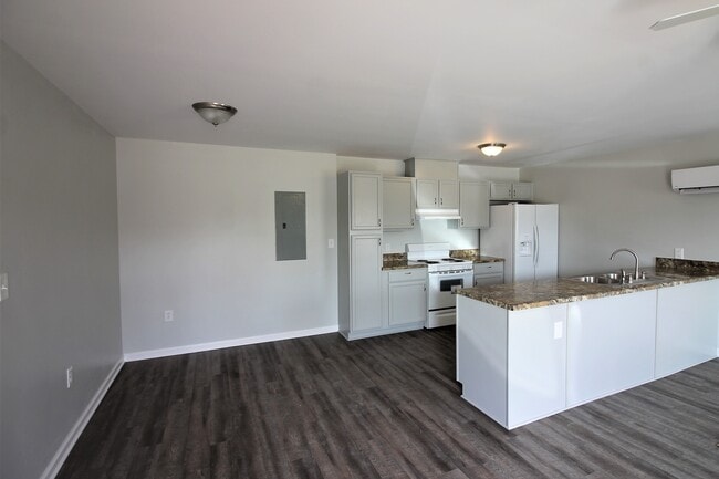 Photo - Willow Oak Unit E