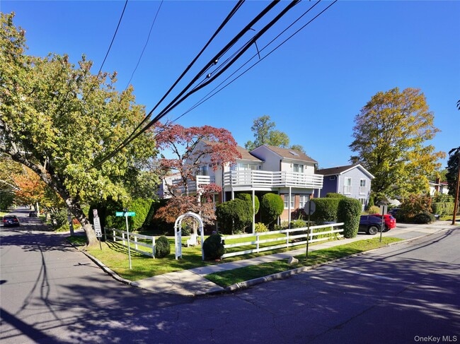 Building Photo - 2 Dunes Ln Unit Lower Level
