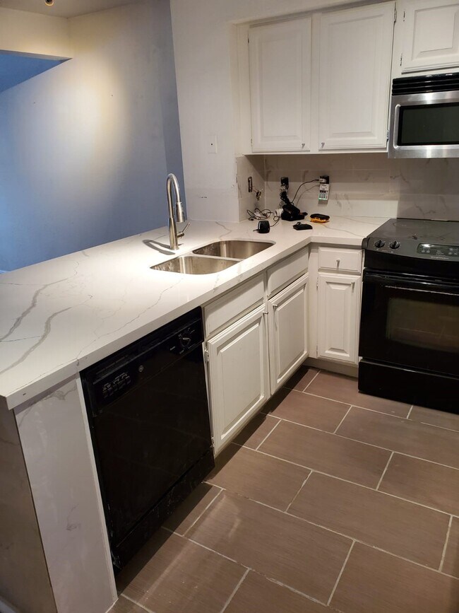 Photo - 2425 Holly Hall St Unit 116