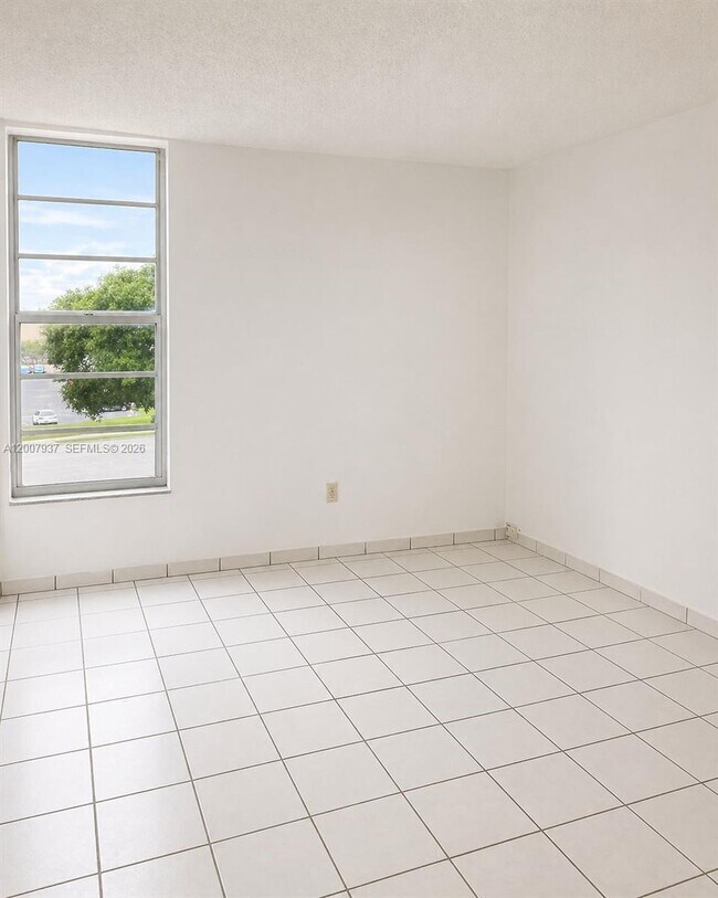 Photo - 310 Fontainebleau Blvd Unit 406