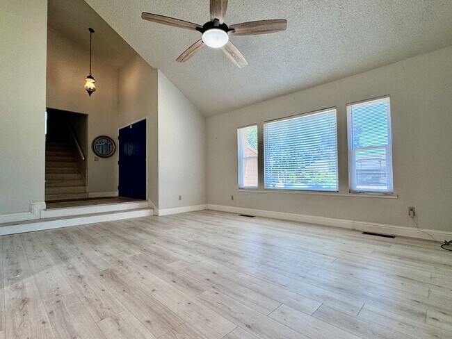 Photo - NOW AVAILABLE - 4 BED, 3 BATH, 2 CAR GARAG...