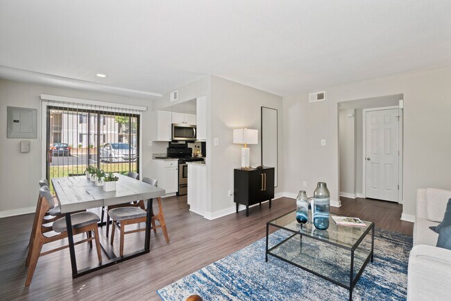 Berkley 1BR, 1BA - 643SF - Dining/Living Room
