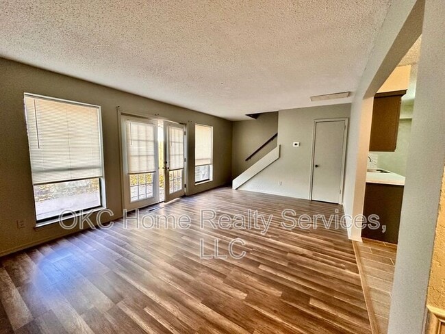 Photo - 8712 Rayburn Ave