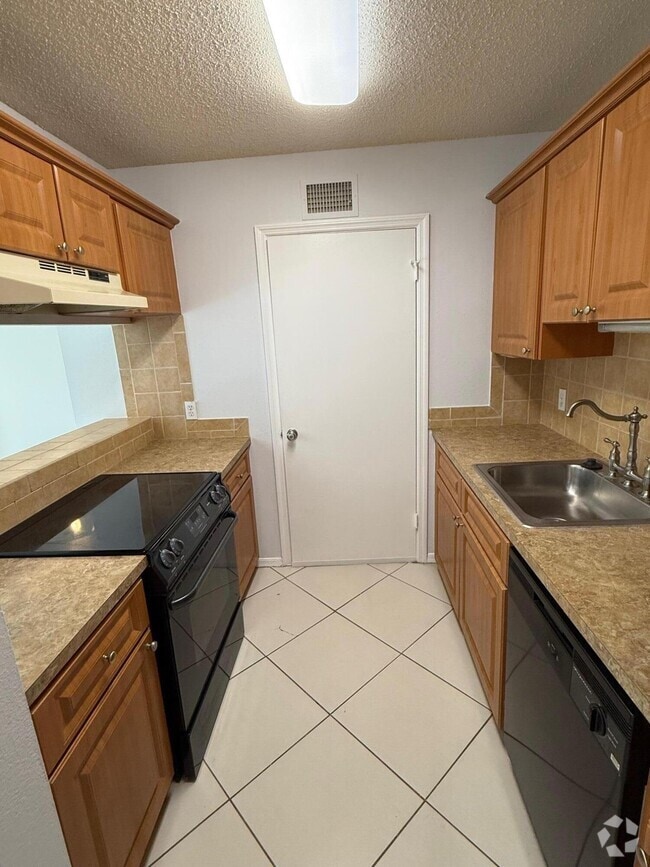 Building Photo - 2315 N Congress Ave Unit 37 Rental