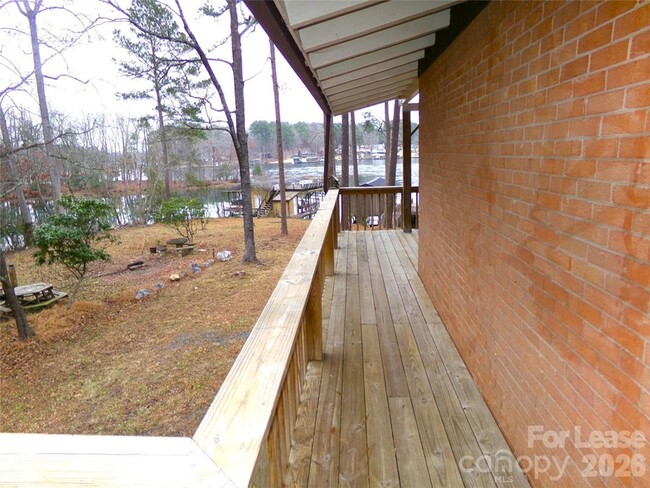 Photo - 869 Emerald Shores Rd