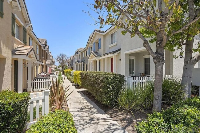 Photo - 1444 Canvas Dr