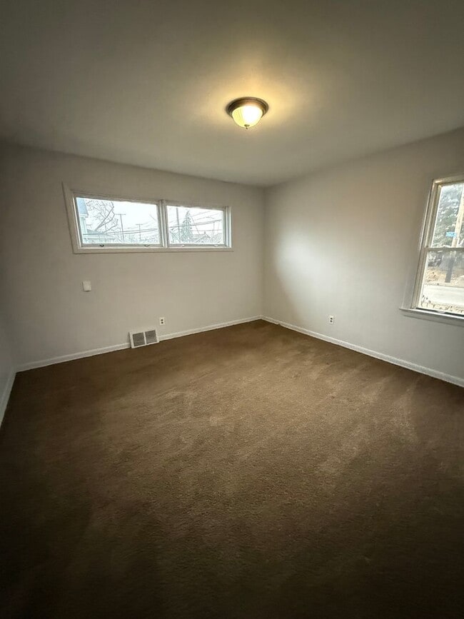 Photo - 3bd Single Nottingham Area Section 8